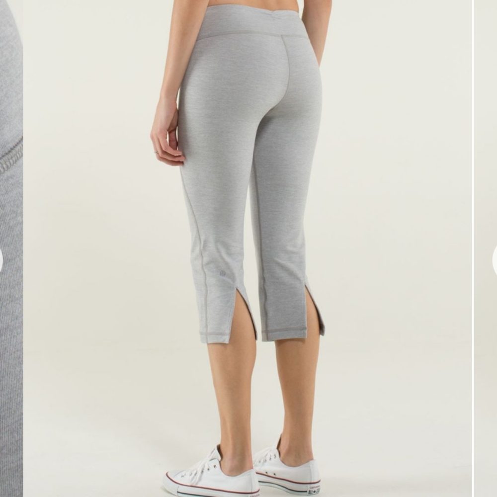 ▪Rare grey/turquoise Lululemon crops